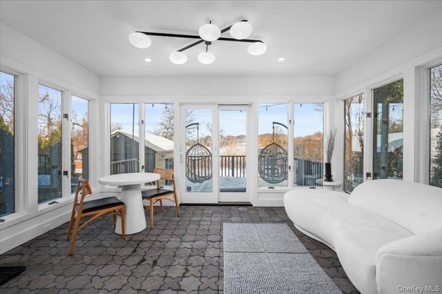 21 Old Colony Drive, Larchmont, NY 10538