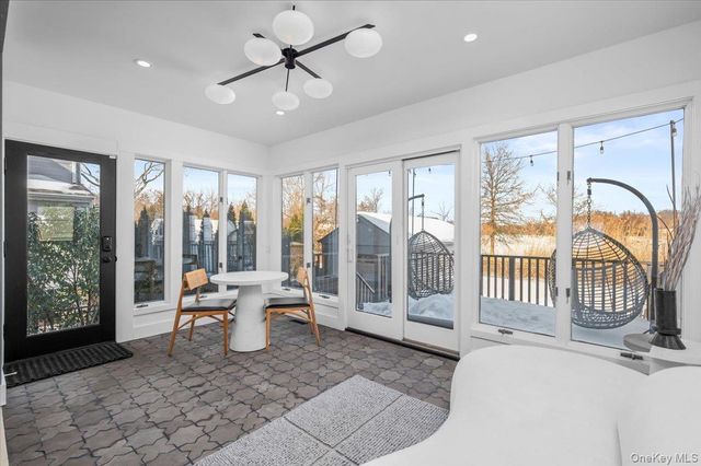 21 Old Colony Drive, Larchmont, NY 10538