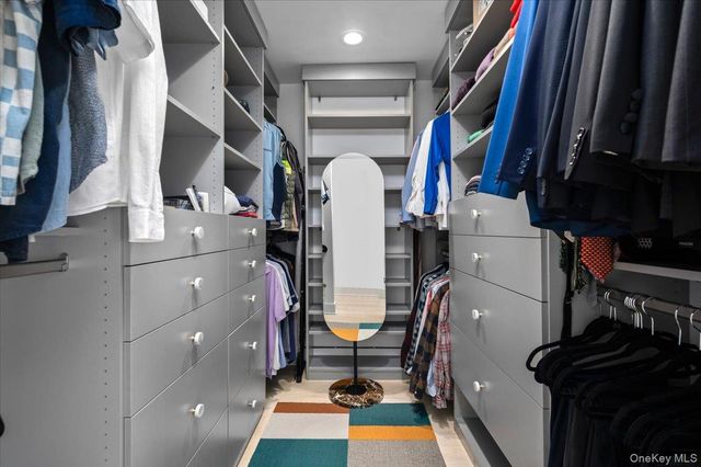 21 Old Colony Drive, Larchmont, NY 10538