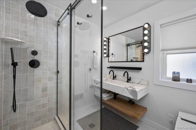 21 Old Colony Drive, Larchmont, NY 10538