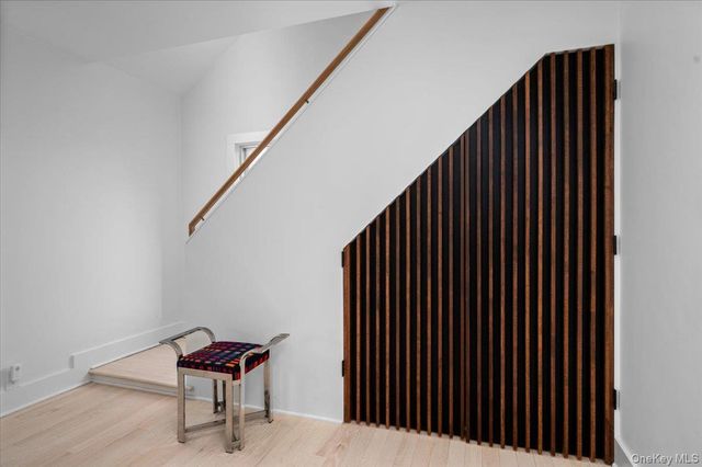 21 Old Colony Drive, Larchmont, NY 10538