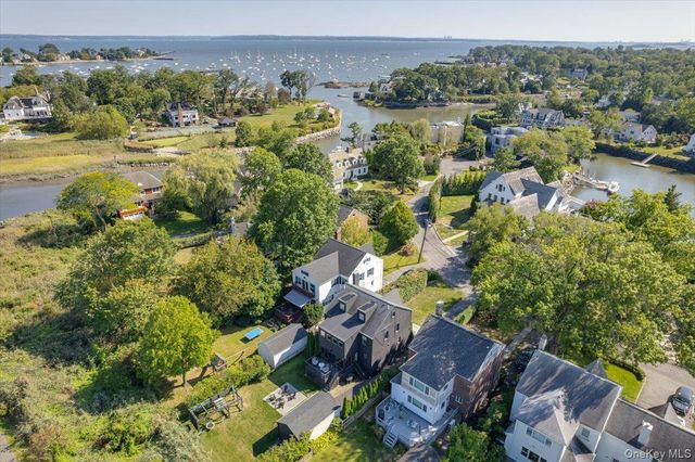 21 Old Colony Drive, Larchmont, NY 10538