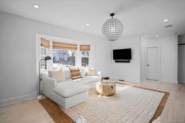 21 Old Colony Drive, Larchmont, NY 10538