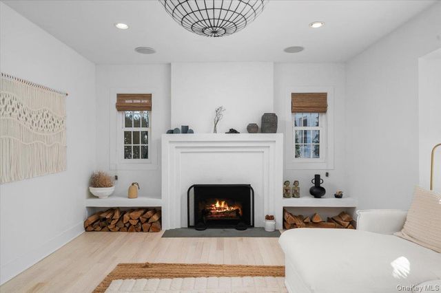 21 Old Colony Drive, Larchmont, NY 10538