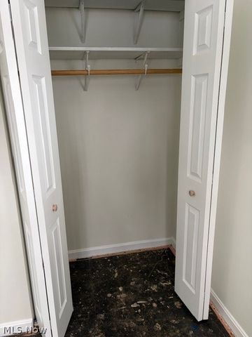 275 Lynne Drive, Sheffield Lake, OH 44054