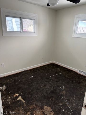 275 Lynne Drive, Sheffield Lake, OH 44054