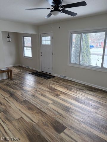 275 Lynne Drive, Sheffield Lake, OH 44054