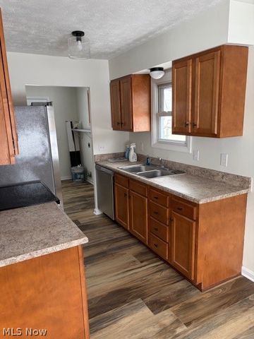 275 Lynne Drive, Sheffield Lake, OH 44054