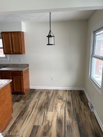 275 Lynne Drive, Sheffield Lake, OH 44054