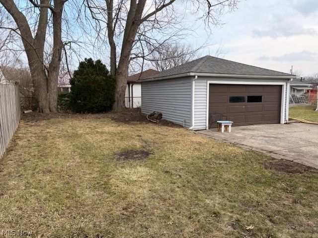 275 Lynne Drive, Sheffield Lake, OH 44054