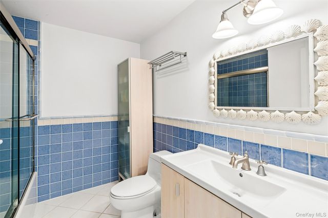 4 Meadow Lane, Westhampton Beach, NY 11978