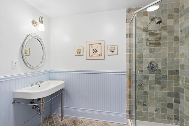 4 Meadow Lane, Westhampton Beach, NY 11978