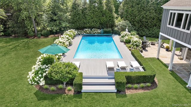 4 Meadow Lane, Westhampton Beach, NY 11978