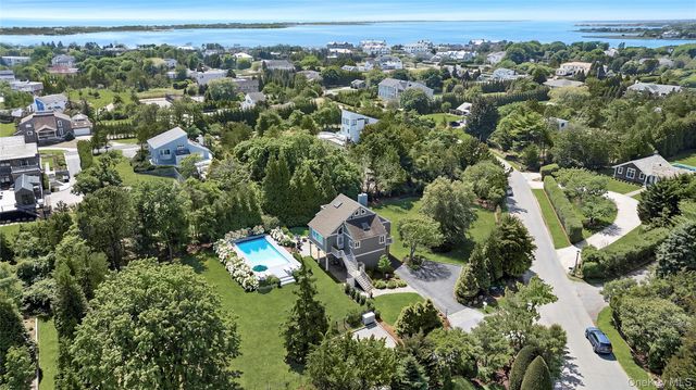 4 Meadow Lane, Westhampton Beach, NY 11978