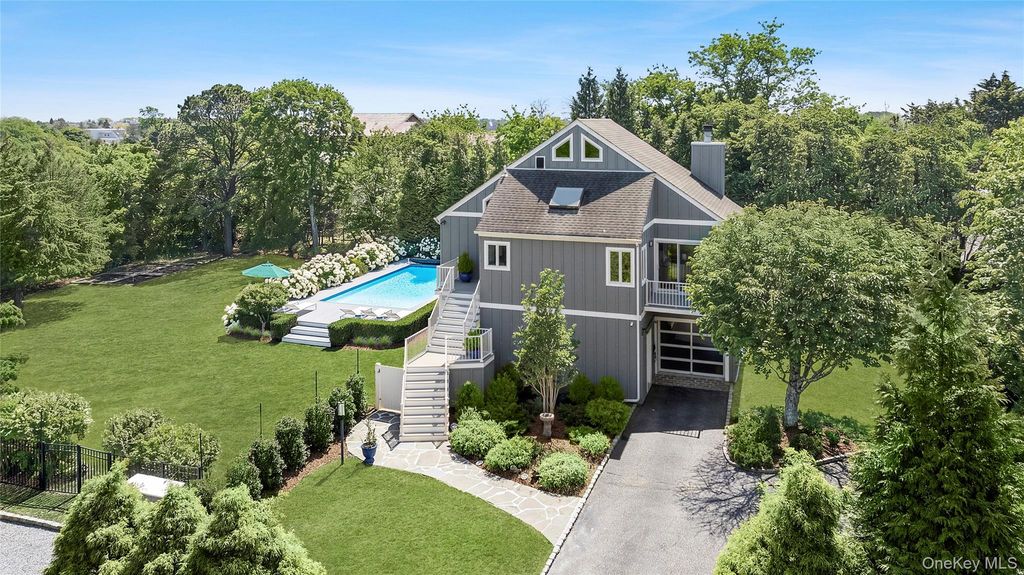4 Meadow Lane, Westhampton Beach, NY 11978