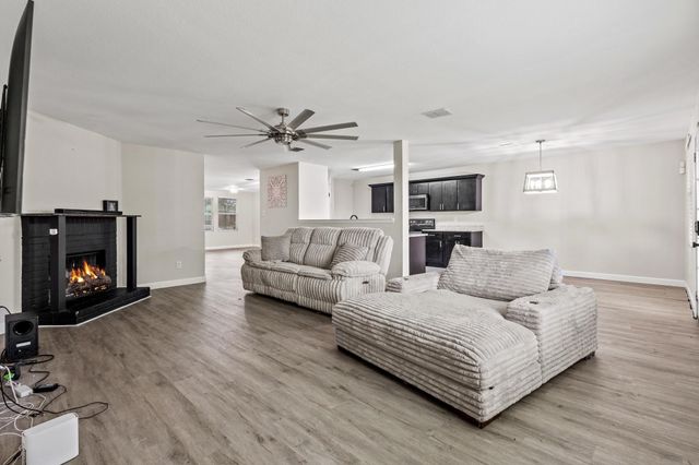 317 Briar Oaks Drive, Royse City, TX 75189