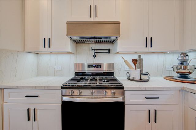 8206 Wave Arbor Drive, Cypress, TX 77433