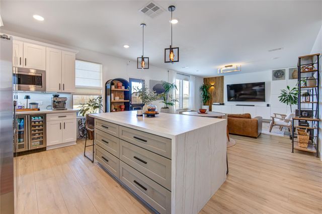 8206 Wave Arbor Drive, Cypress, TX 77433