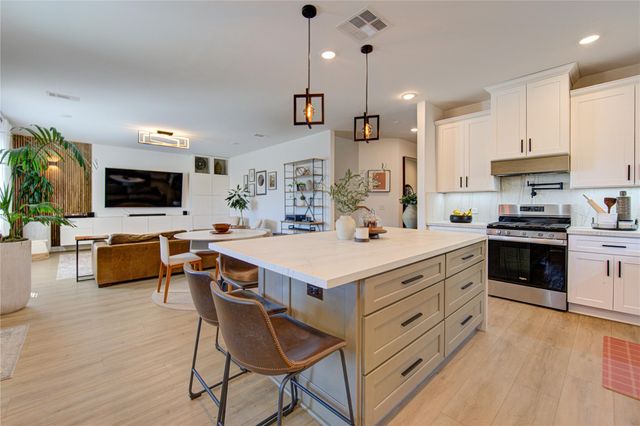 8206 Wave Arbor Drive, Cypress, TX 77433