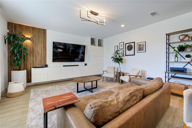 8206 Wave Arbor Drive, Cypress, TX 77433