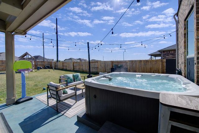 8206 Wave Arbor Drive, Cypress, TX 77433