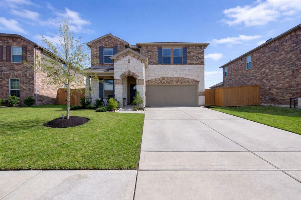 8206 Wave Arbor Drive, Cypress, TX 77433