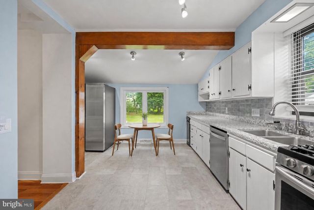 133 W LAKE AVE, Blackwood, NJ 08012