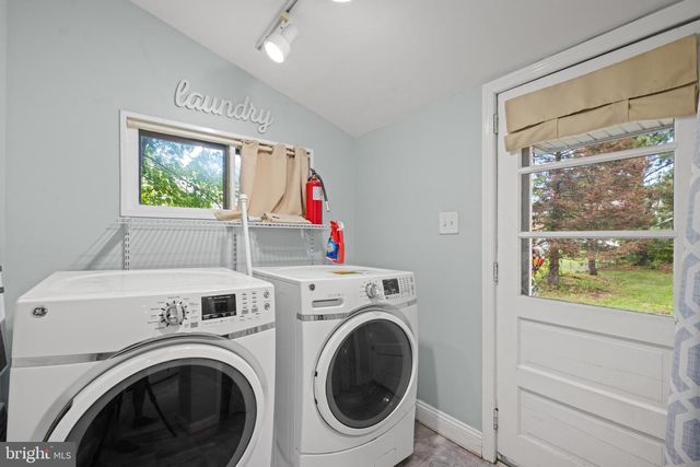 133 W LAKE AVE, Blackwood, NJ 08012