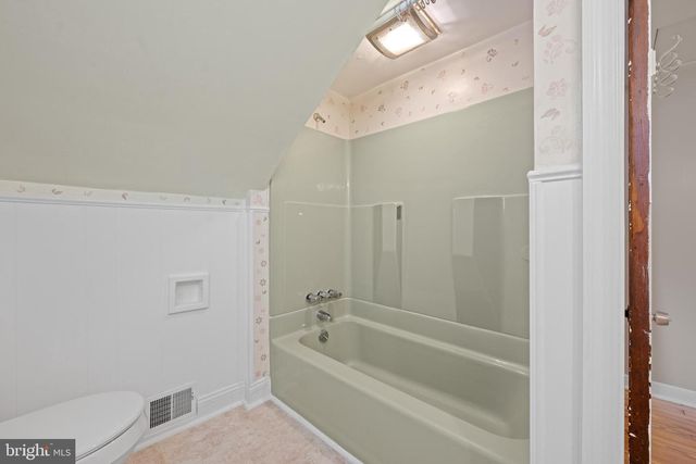 133 W LAKE AVE, Blackwood, NJ 08012