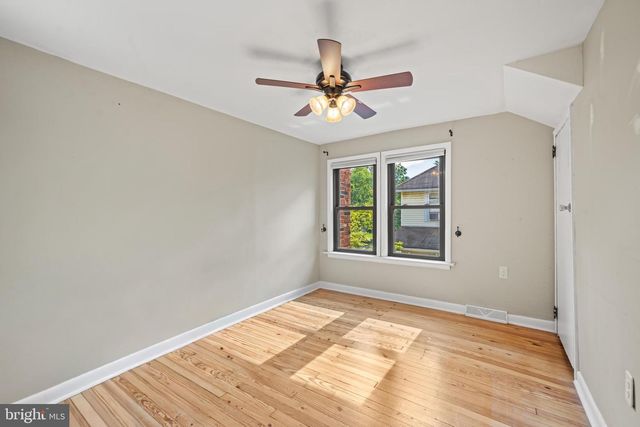 133 W LAKE AVE, Blackwood, NJ 08012