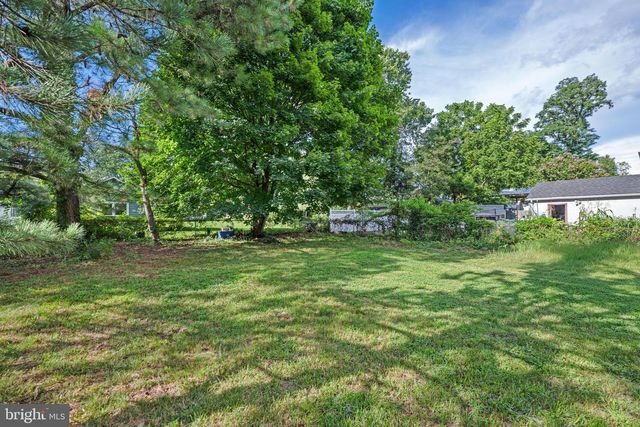 133 W LAKE AVE, Blackwood, NJ 08012