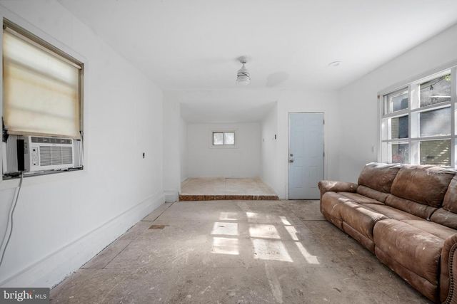 133 W LAKE AVE, Blackwood, NJ 08012