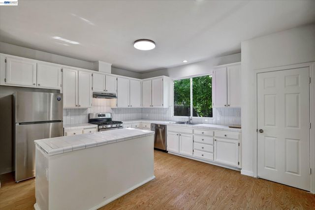 1536 Jensen Dr, Pittsburg, CA 94565