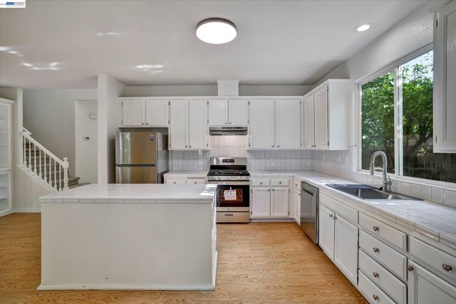 1536 Jensen Dr, Pittsburg, CA 94565