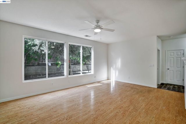 1536 Jensen Dr, Pittsburg, CA 94565