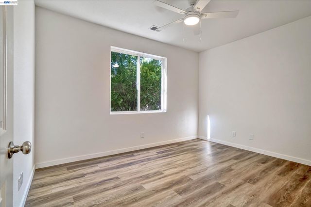 1536 Jensen Dr, Pittsburg, CA 94565