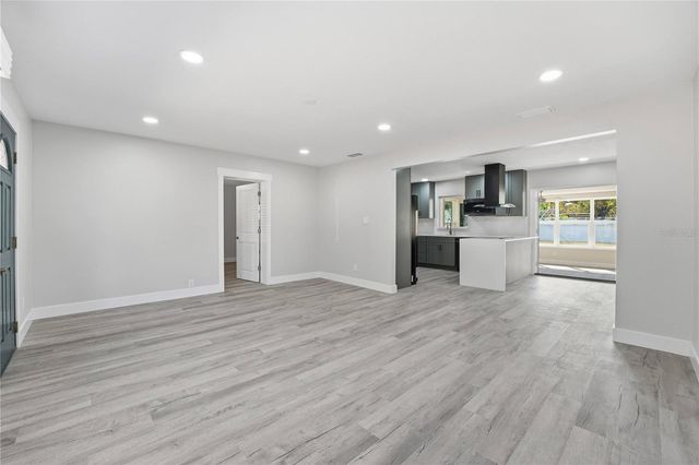 3223 1ST AVENUE W, Bradenton, FL 34205