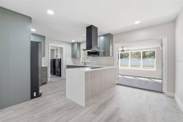 3223 1ST AVENUE W, Bradenton, FL 34205