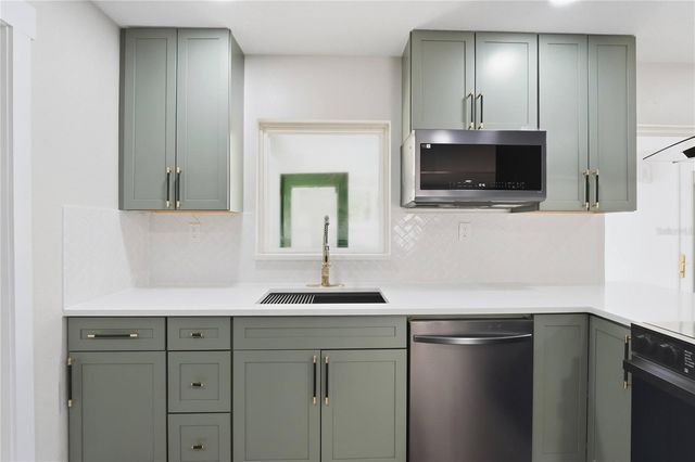 3223 1ST AVENUE W, Bradenton, FL 34205