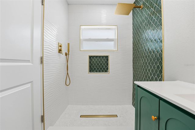 3223 1ST AVENUE W, Bradenton, FL 34205