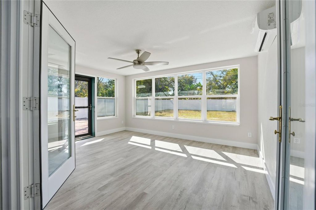 Image 23 of property listing at 3223 1ST AVENUE W, Bradenton, FL 34205