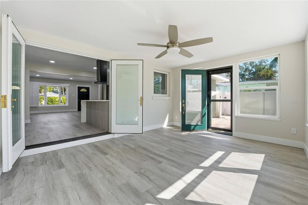 Image 24 of property listing at 3223 1ST AVENUE W, Bradenton, FL 34205