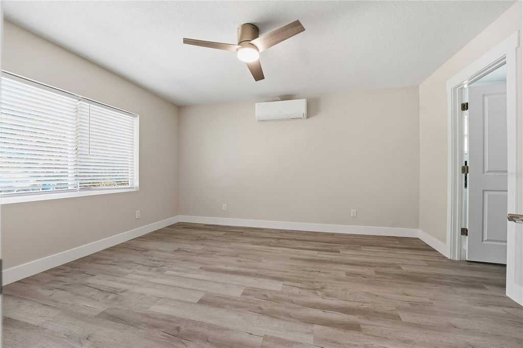 Image 26 of property listing at 3223 1ST AVENUE W, Bradenton, FL 34205