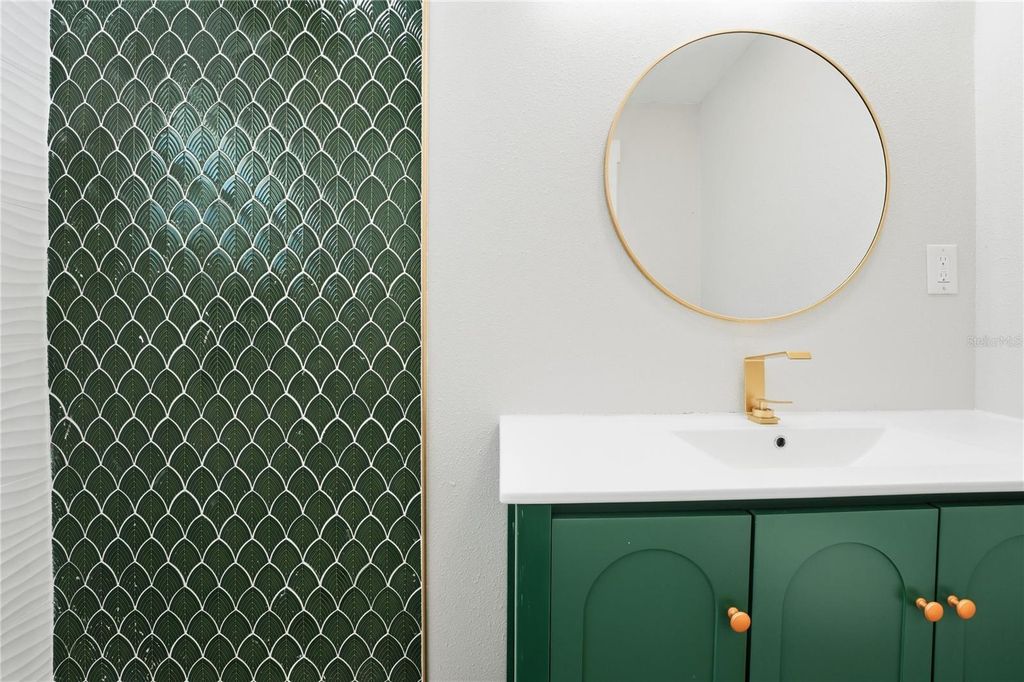 Image 31 of property listing at 3223 1ST AVENUE W, Bradenton, FL 34205