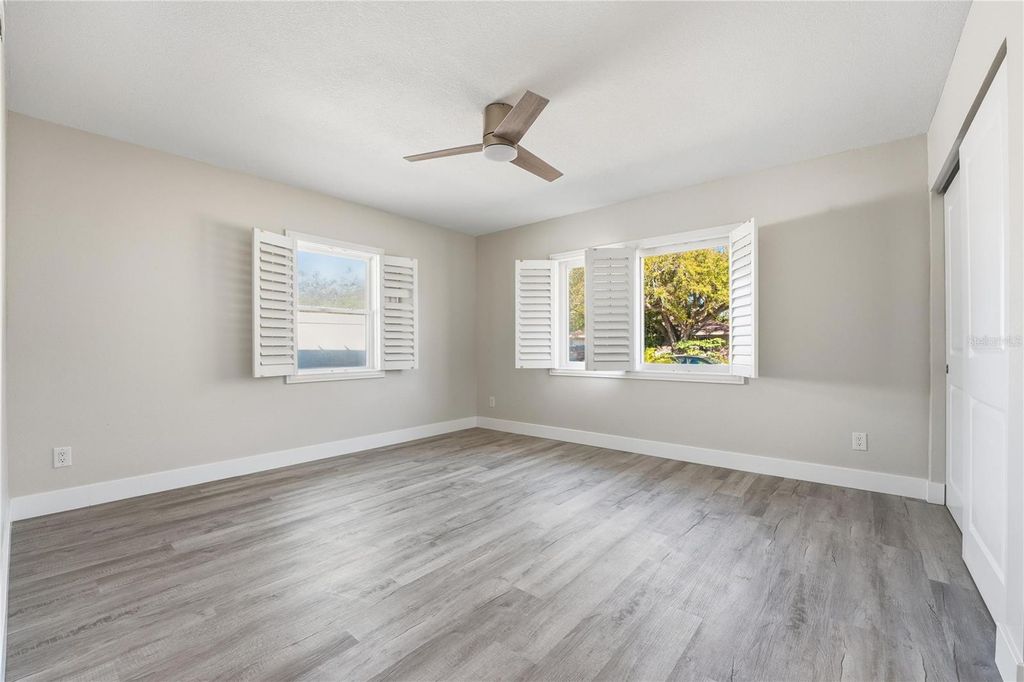 Image 34 of property listing at 3223 1ST AVENUE W, Bradenton, FL 34205