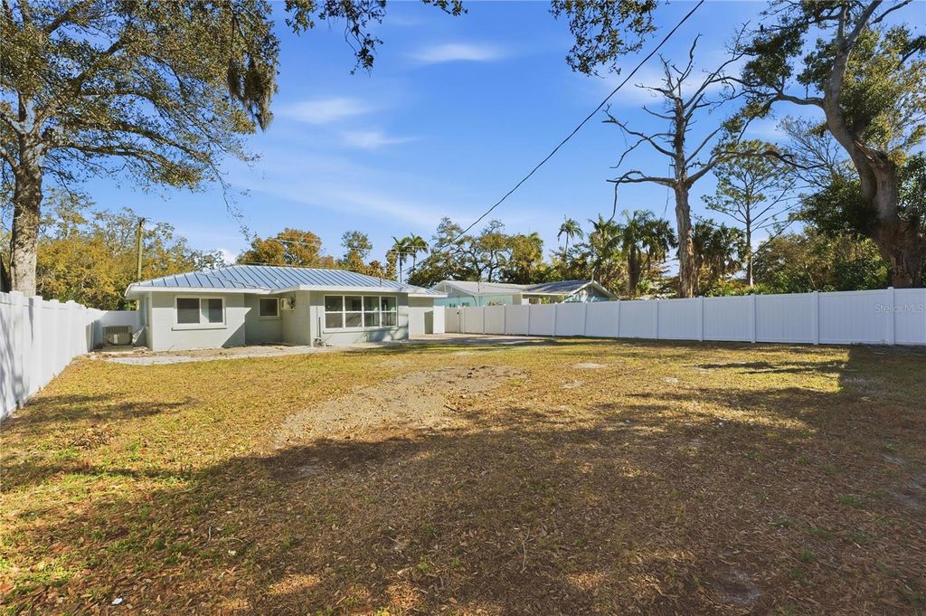 Image 40 of property listing at 3223 1ST AVENUE W, Bradenton, FL 34205