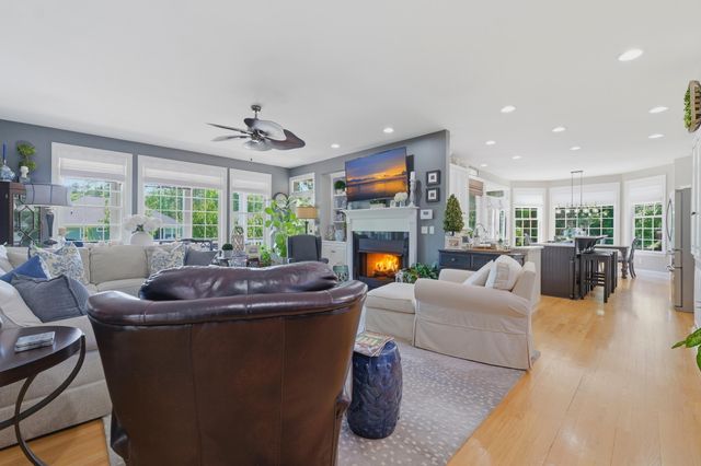 216 Summer Breeze Way, Pinopolis, SC 29469