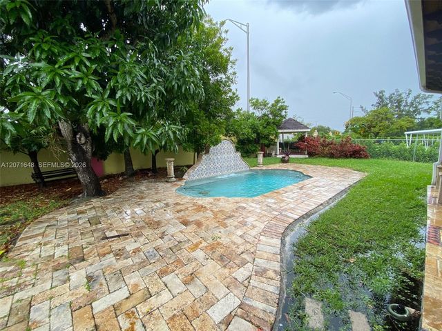 10025 SW 111 Street 0, Miami, FL 33176