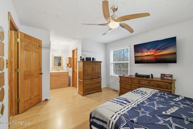 2 Pioneer Drive, Howell, NJ 07731