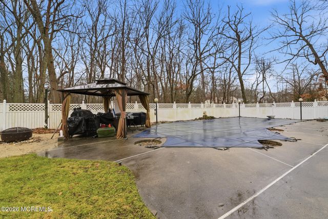 2 Pioneer Drive, Howell, NJ 07731